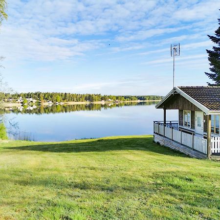 Kristinehamn Herrgardscamping & Stugor Bagian luar foto