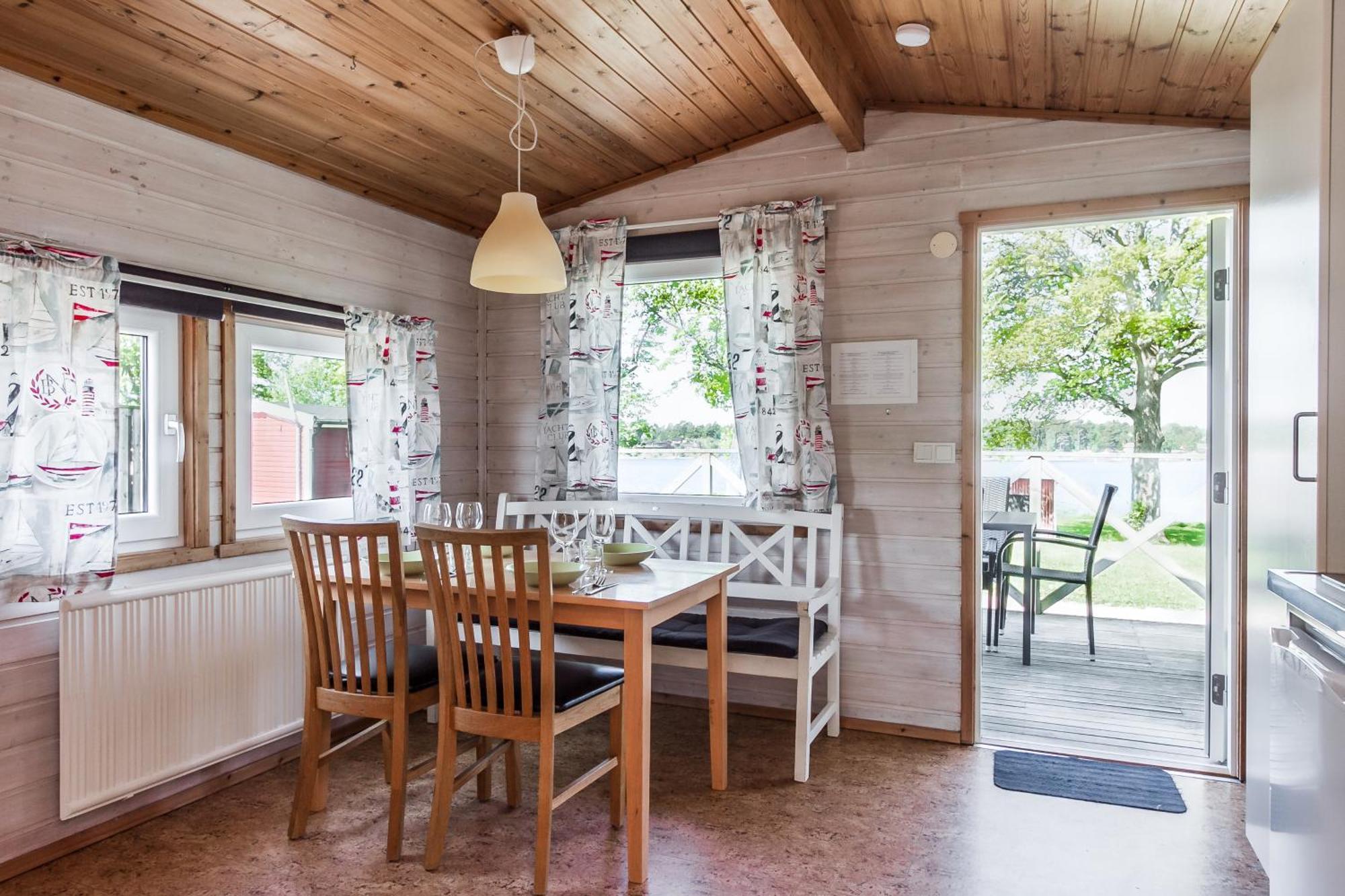 Kristinehamn Herrgardscamping & Stugor Bagian luar foto