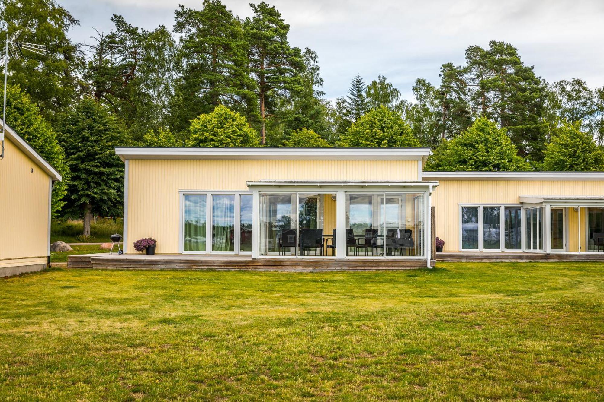 Kristinehamn Herrgardscamping & Stugor Bagian luar foto