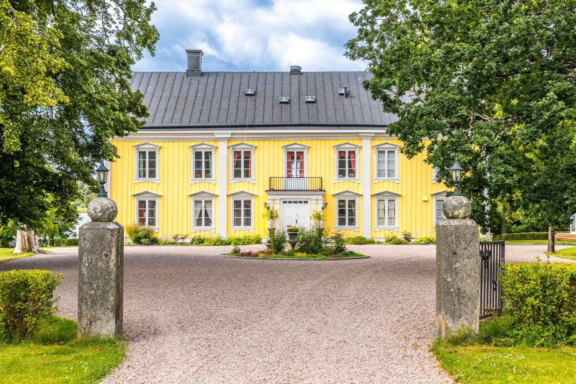 Kristinehamn Herrgardscamping & Stugor Bagian luar foto