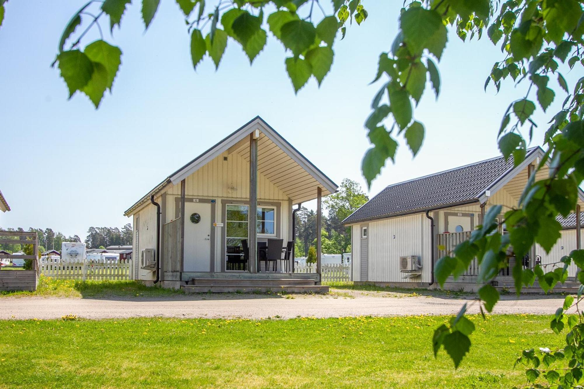Kristinehamn Herrgardscamping & Stugor Bagian luar foto