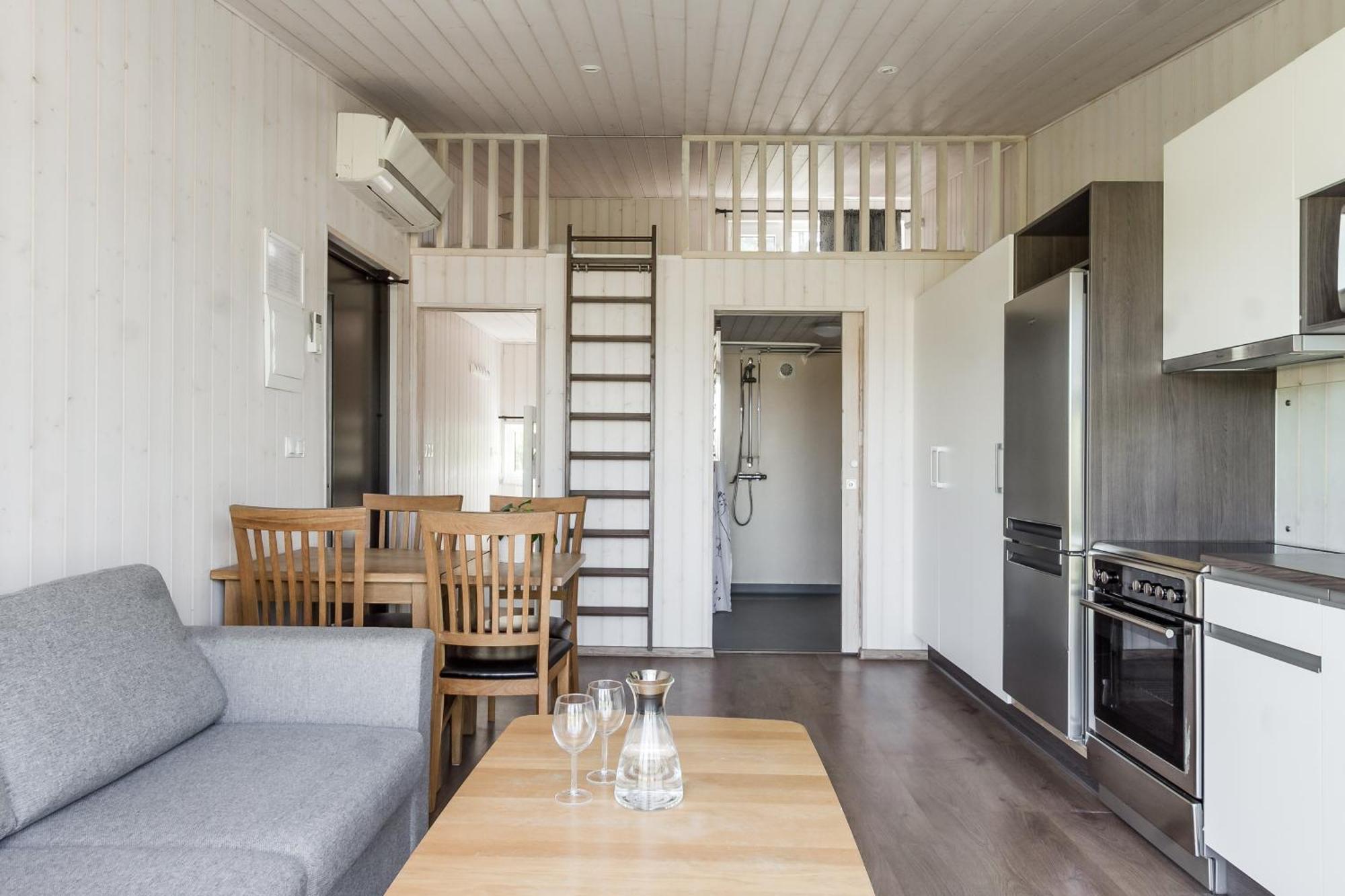 Kristinehamn Herrgardscamping & Stugor Bagian luar foto