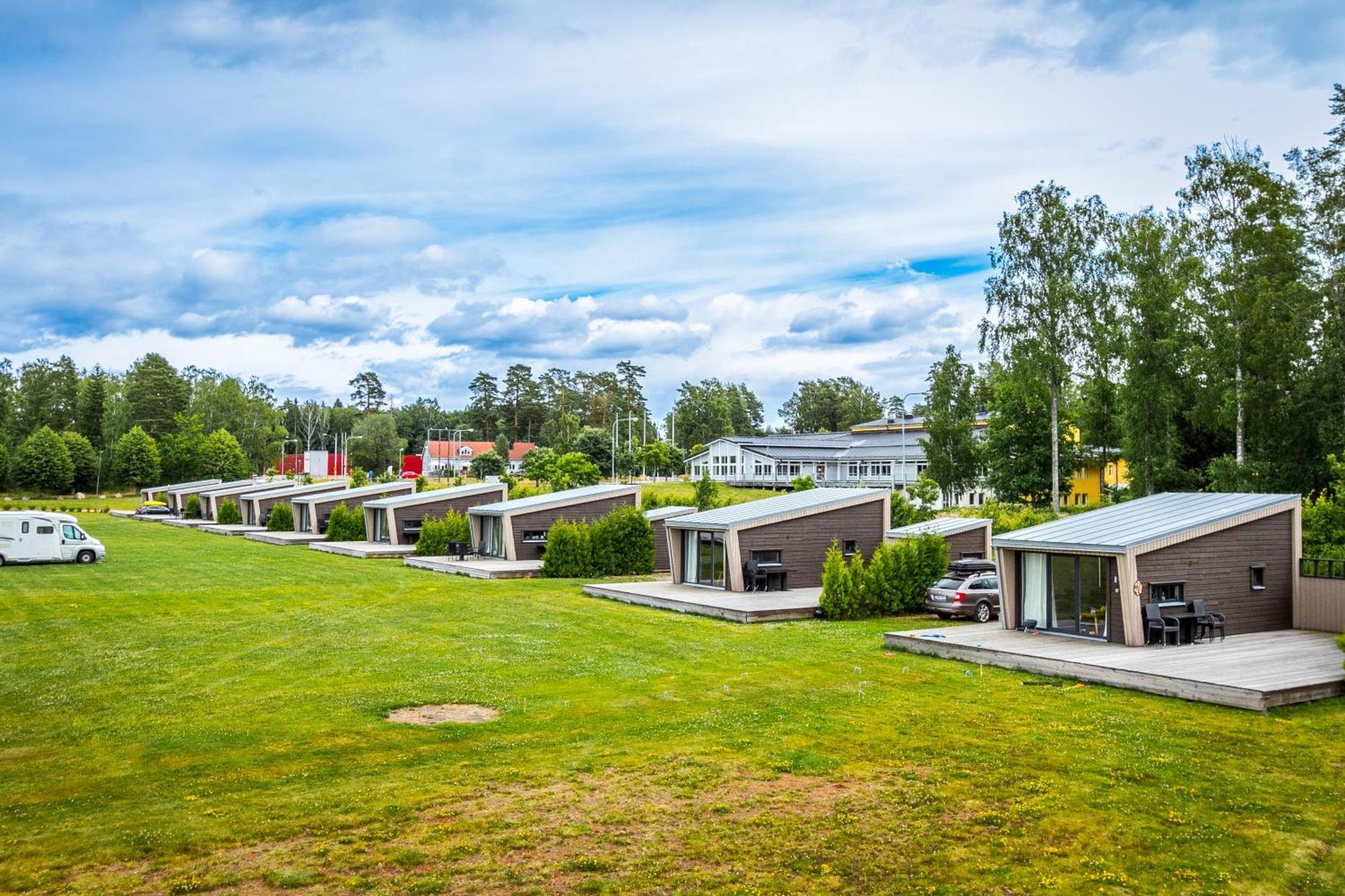 Kristinehamn Herrgardscamping & Stugor Bagian luar foto
