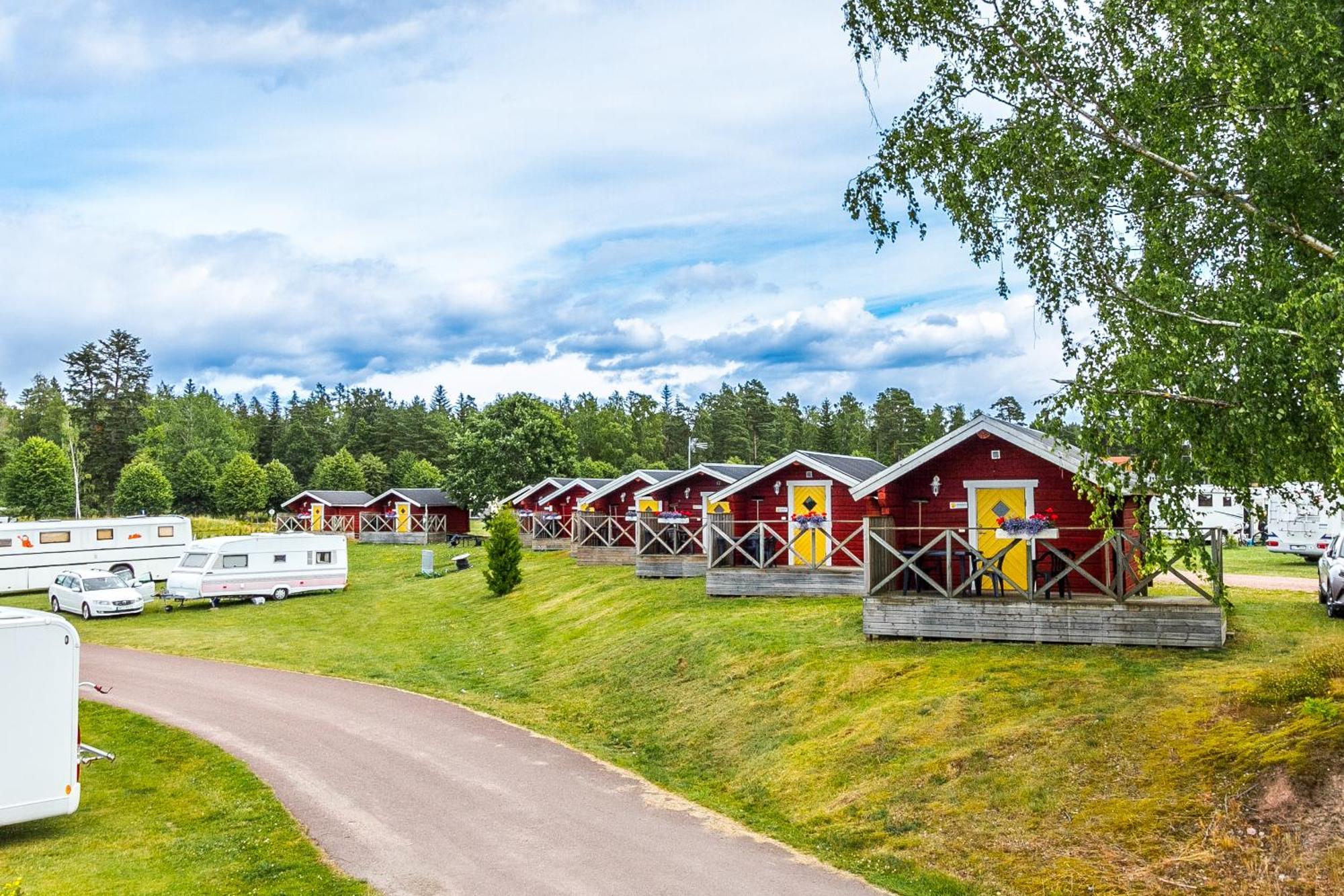 Kristinehamn Herrgardscamping & Stugor Bagian luar foto