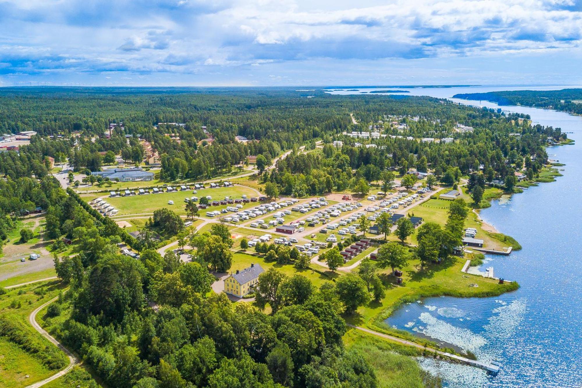 Kristinehamn Herrgardscamping & Stugor Bagian luar foto