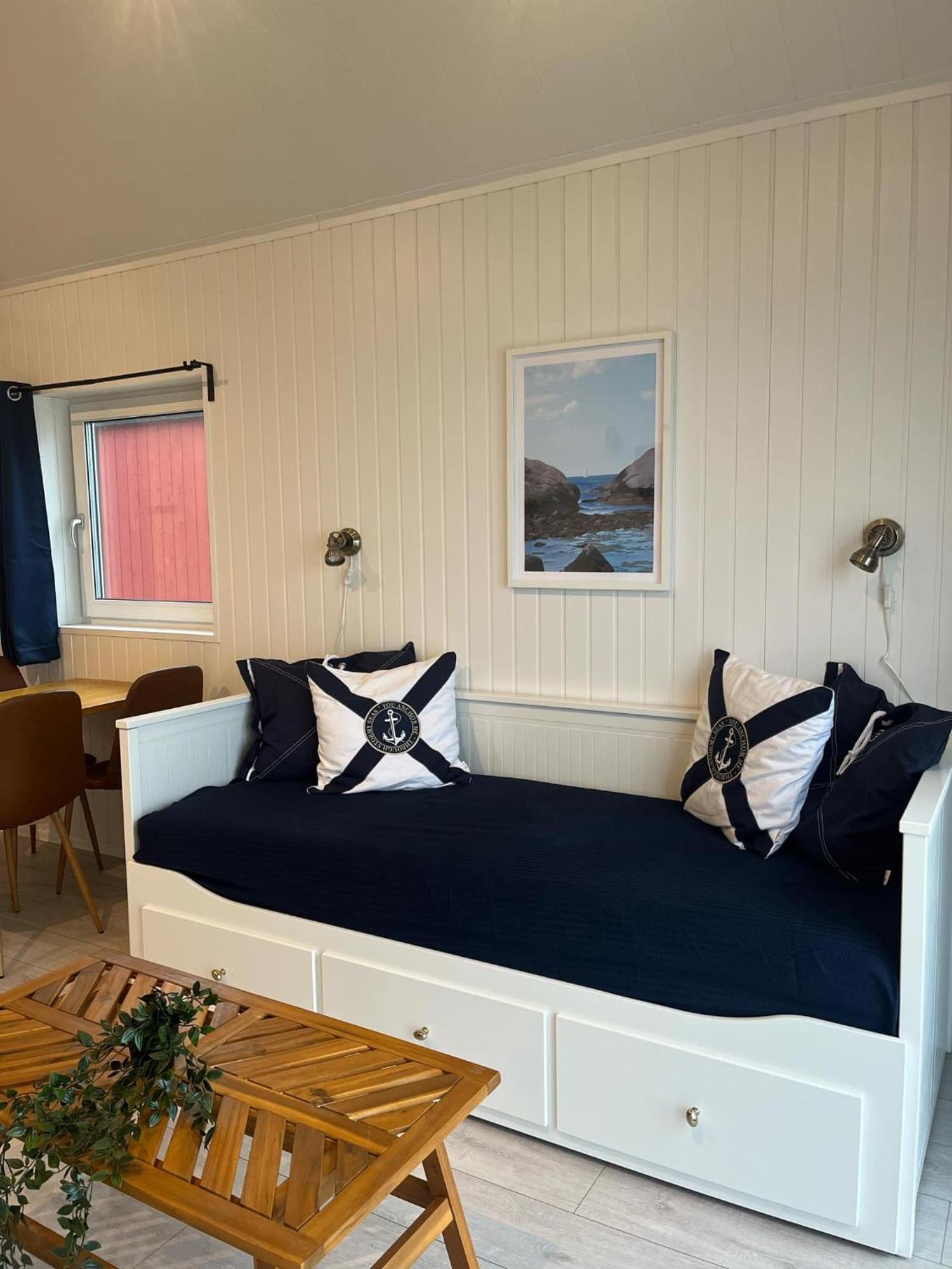 Kristinehamn Herrgardscamping & Stugor Bagian luar foto