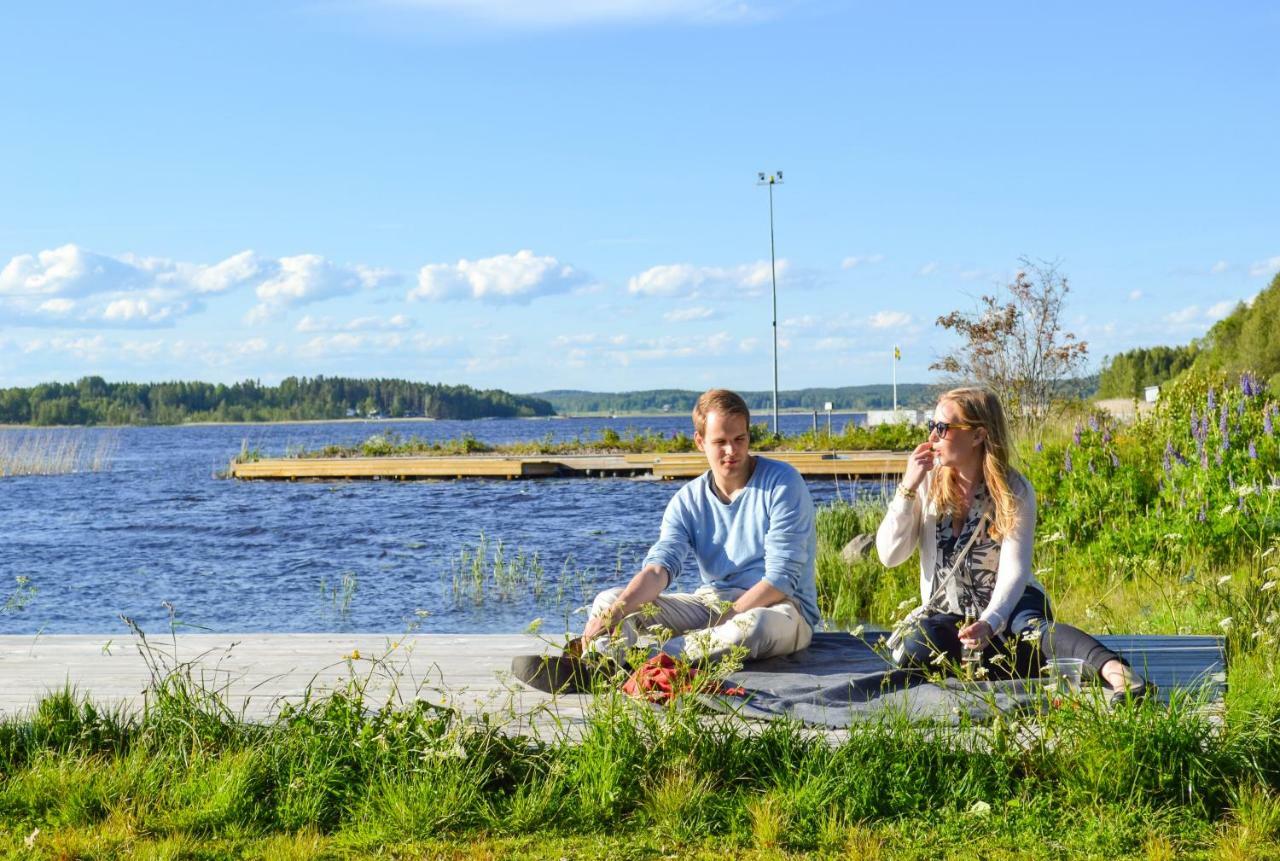 Kristinehamn Herrgardscamping & Stugor Bagian luar foto