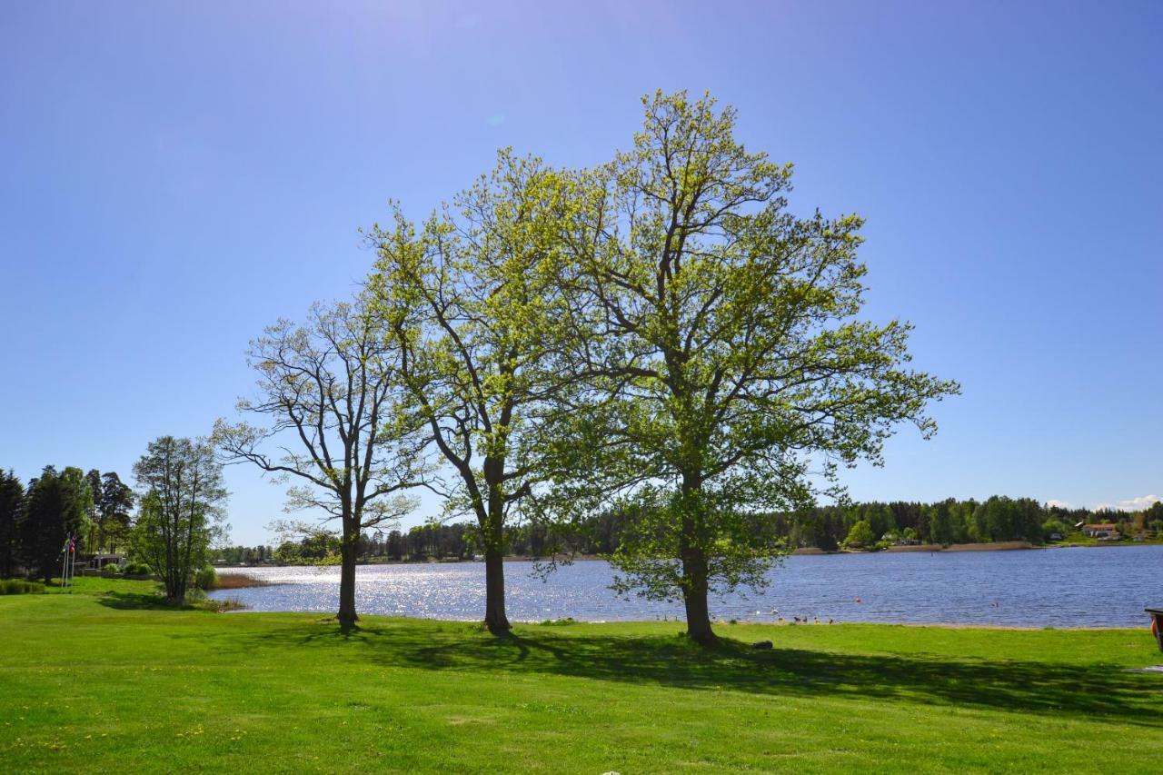 Kristinehamn Herrgardscamping & Stugor Bagian luar foto